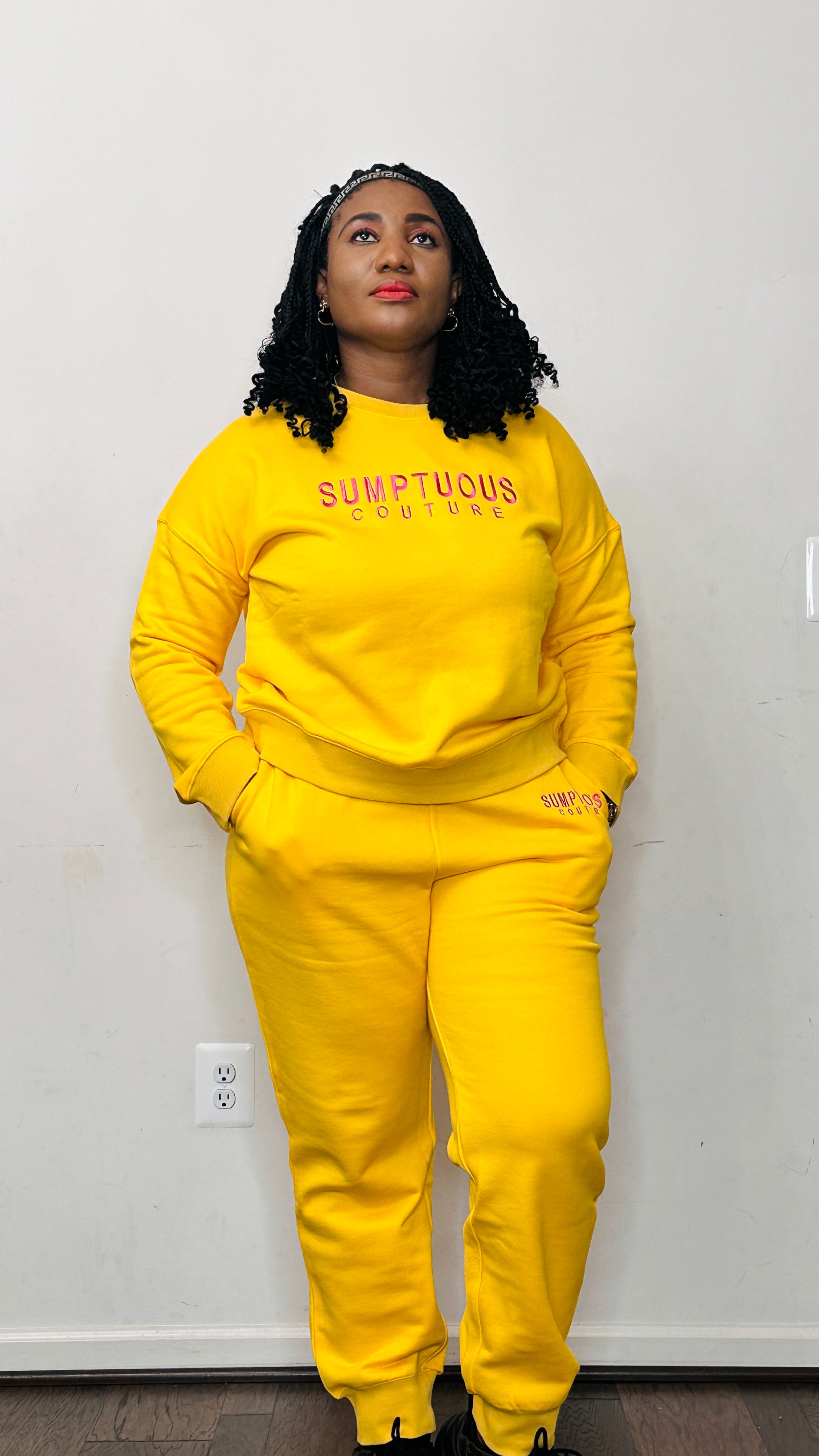 The Queen yellow sweatshirt