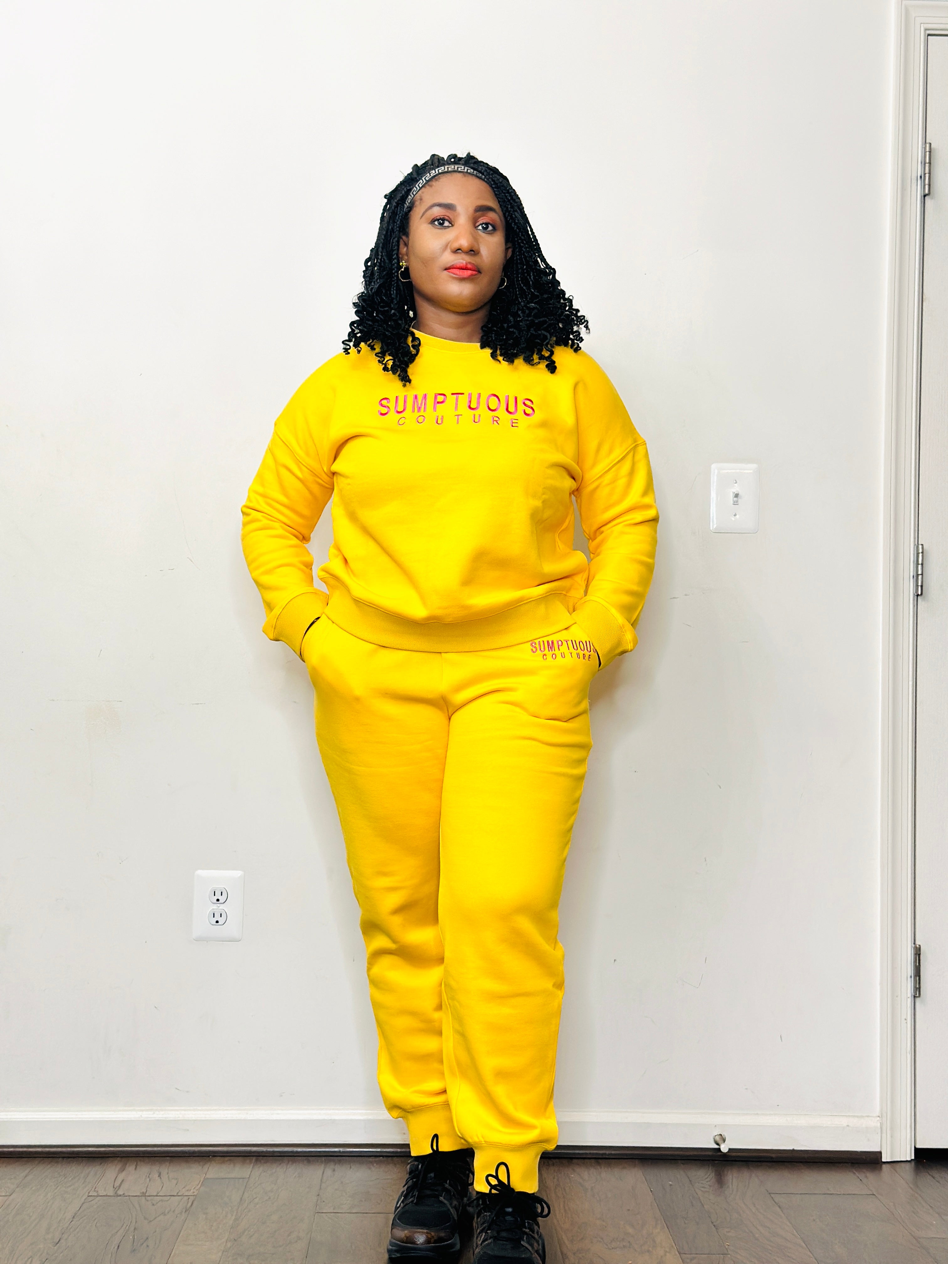 The Queen yellow sweatshirt