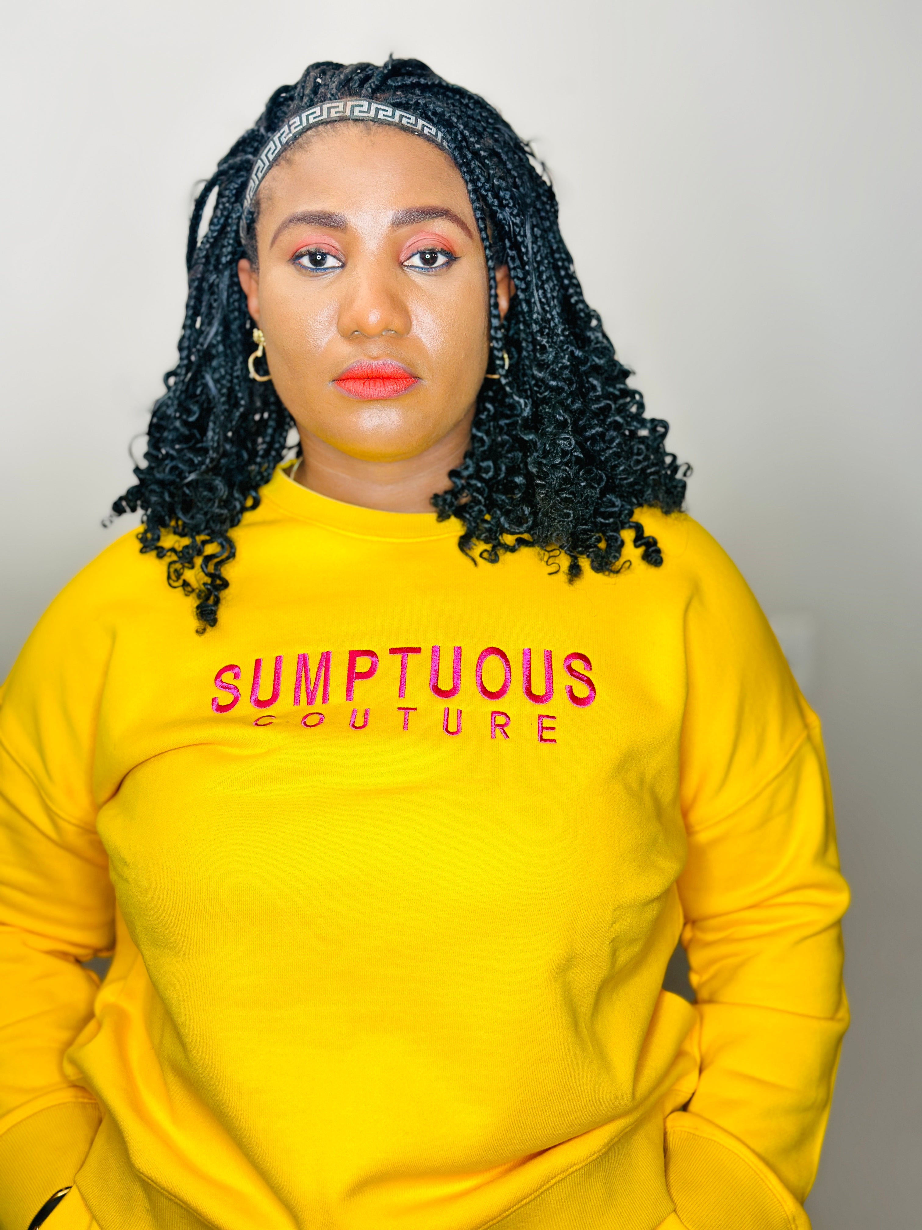 The Queen yellow sweatshirt