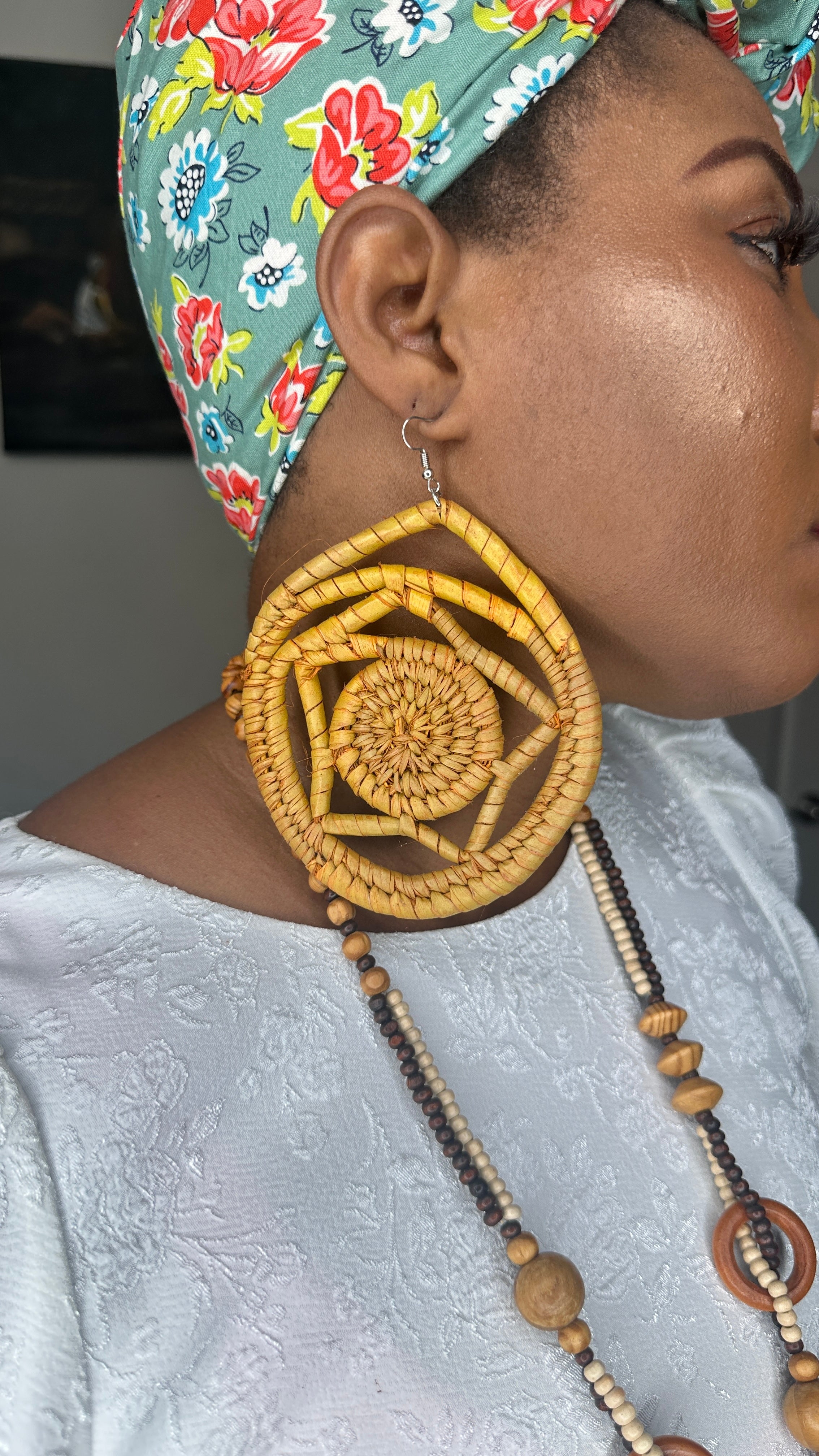 Circle Pop Queen earring